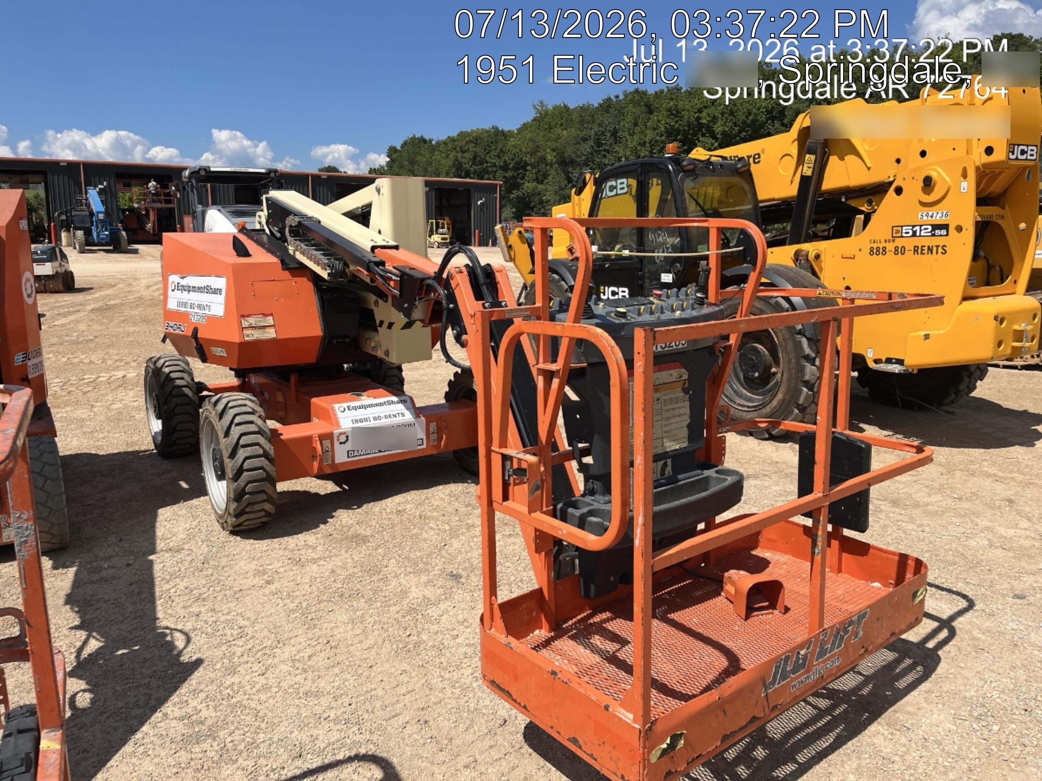 2022 JLG 340AJ