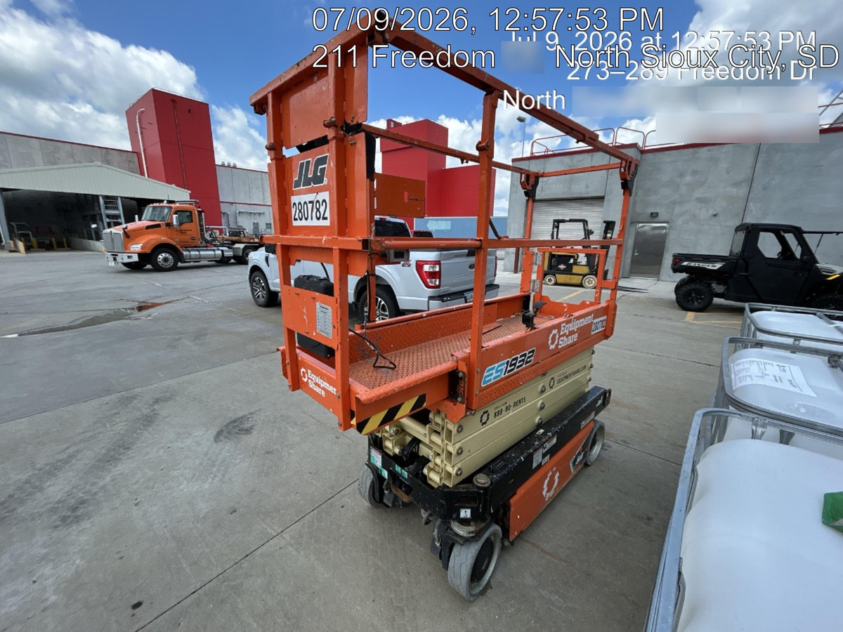 2022 JLG ES1932