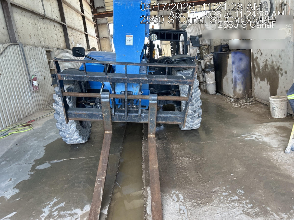 2018 Genie GTH-844 GTH-844 w/Open ROPS, Solid Tires, beacon/work lights, 60" carriage/forks