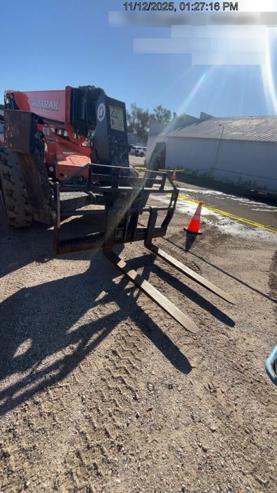 2019 Skytrak 10054 Cab/Heat/AC, 74 Hp Engine, Solid Tires, Work Light Package, Beacon w/60" Carriage, 60" Forks