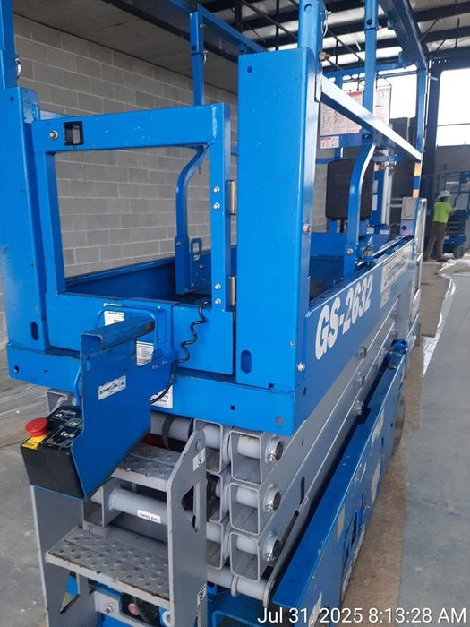 2020 Genie GS-2632 Solid NM Tires, Folding Rails with Half-Height Swing Gate, Beacon