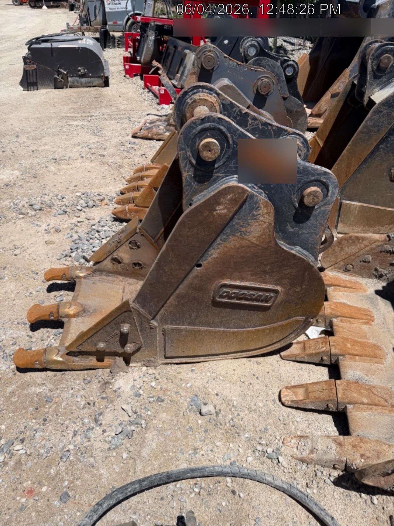 2020 DOOSAN 24" Bucket-Doosan