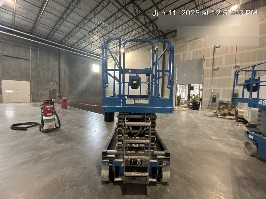 2019 Genie GS-4047 Folding rails with half height swing gate