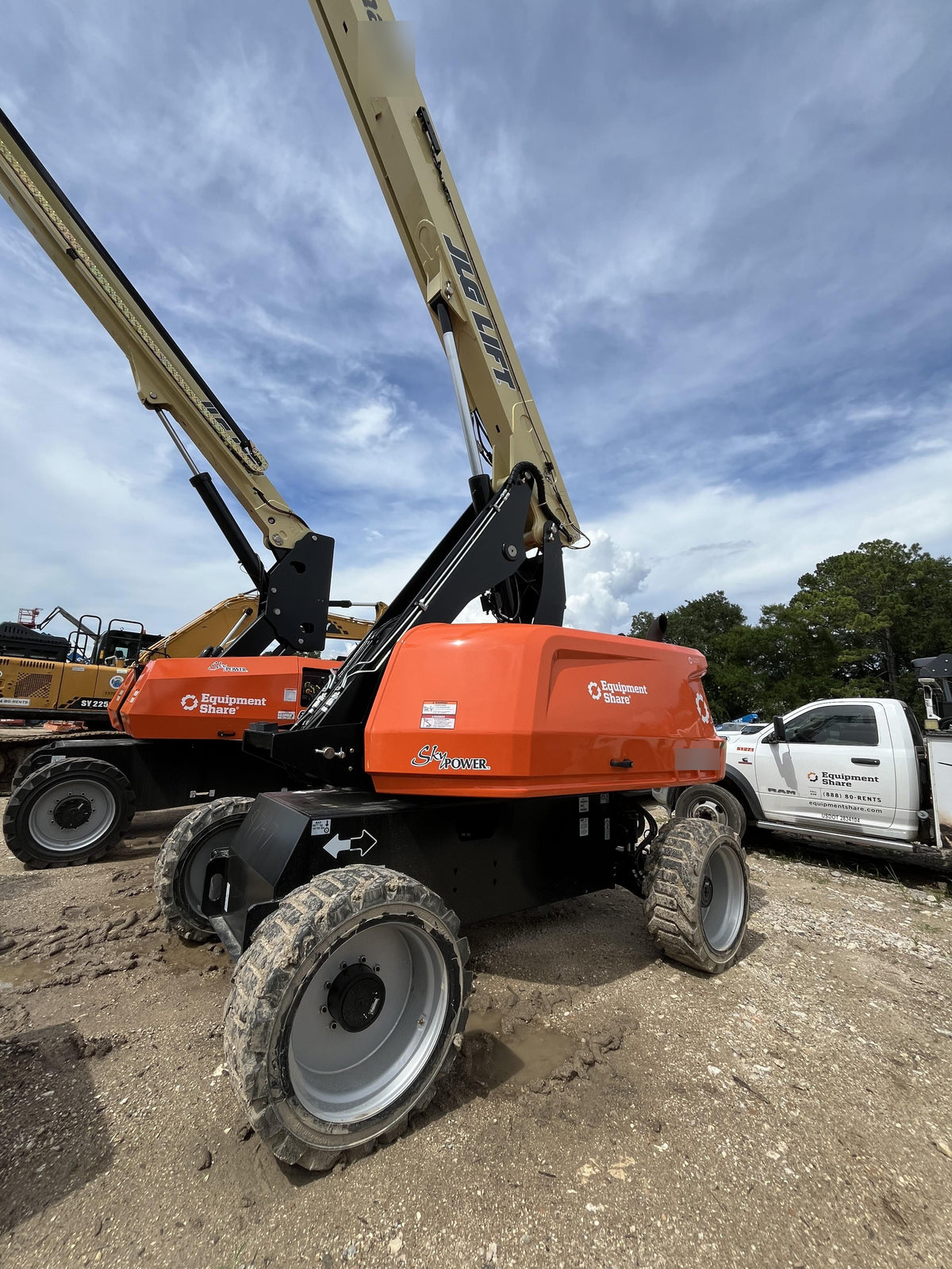 2025 JLG 660SJ