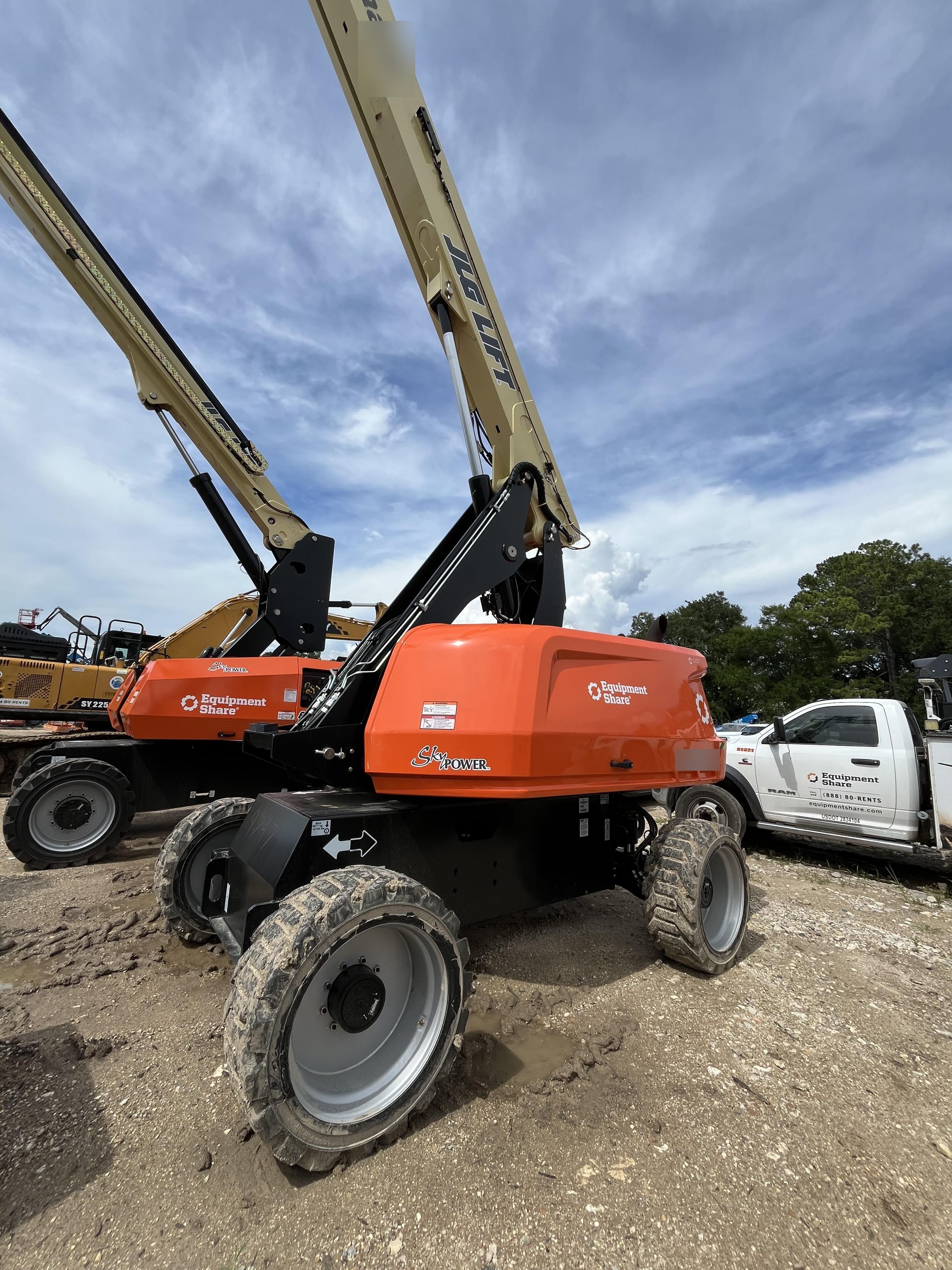 2025 JLG 660SJ