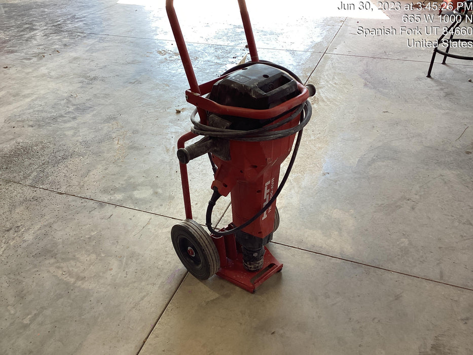 2023 HILTI TE 3000-AVR