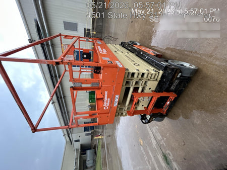 2023 JLG ES3246