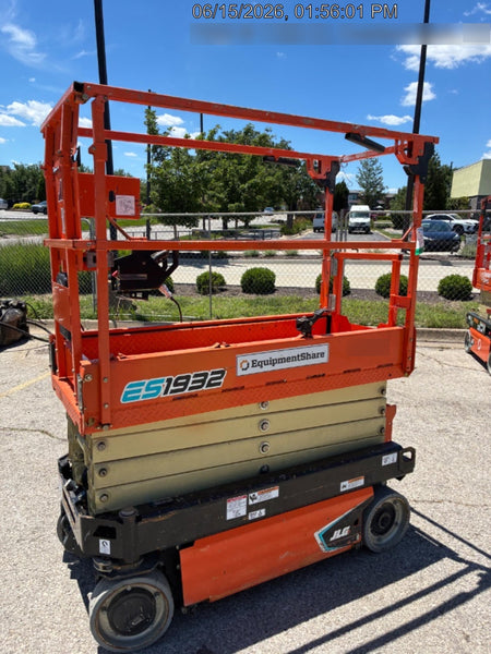 2021 JLG ES1932