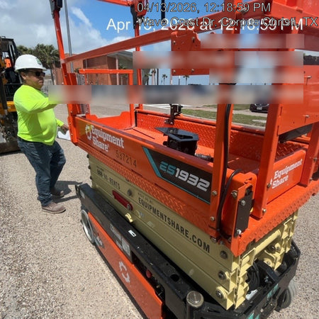 2025 JLG ES1932