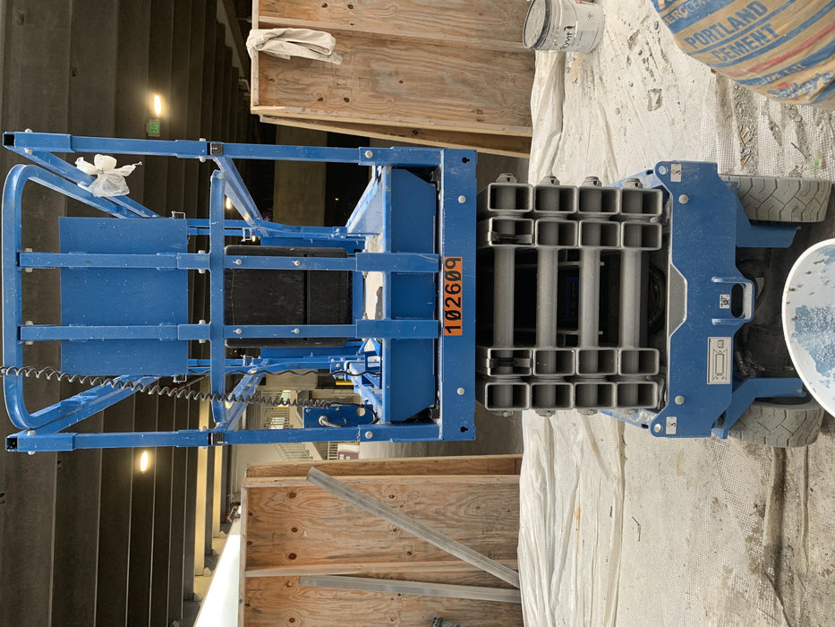 2020 Genie GS-3232 Standard, Folding half height swing gate, 800W Inverter