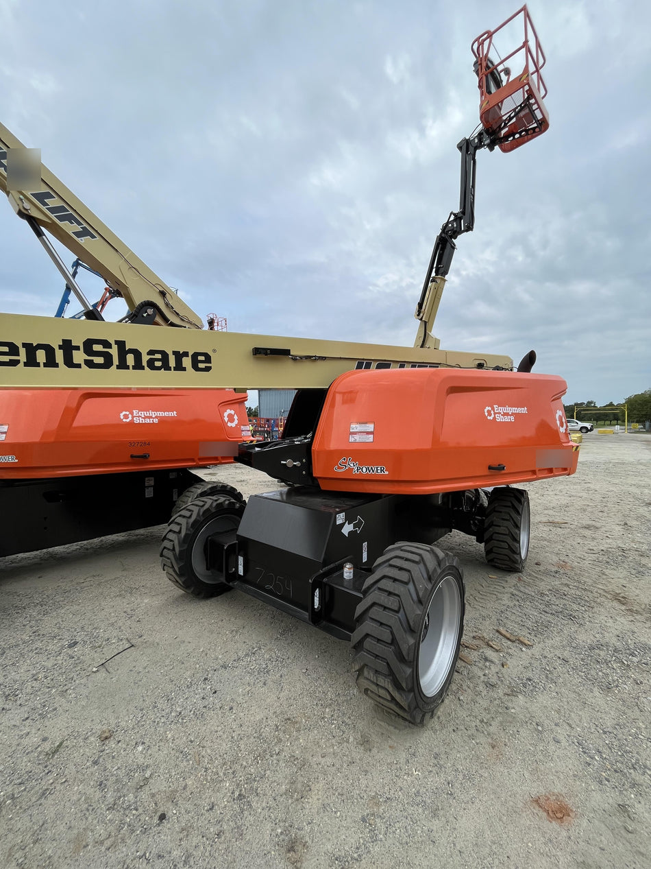 2023 JLG 660SJ