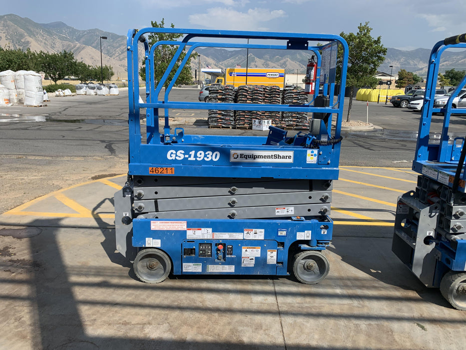 2019 Genie GS-1930 Fixed rails with chain Entry