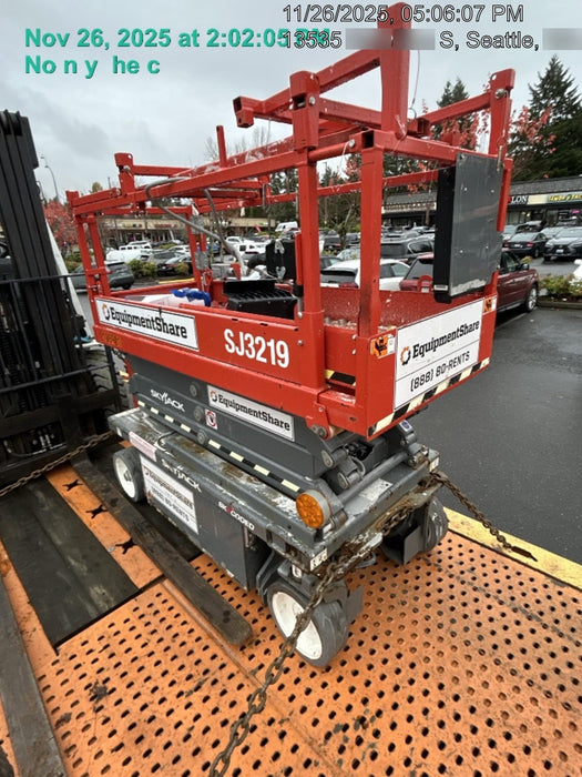 2020 Skyjack SJIII-3219 Solid NM Tires, Half height spring hinged entry gate, Dual Beacons, 800W Inverter