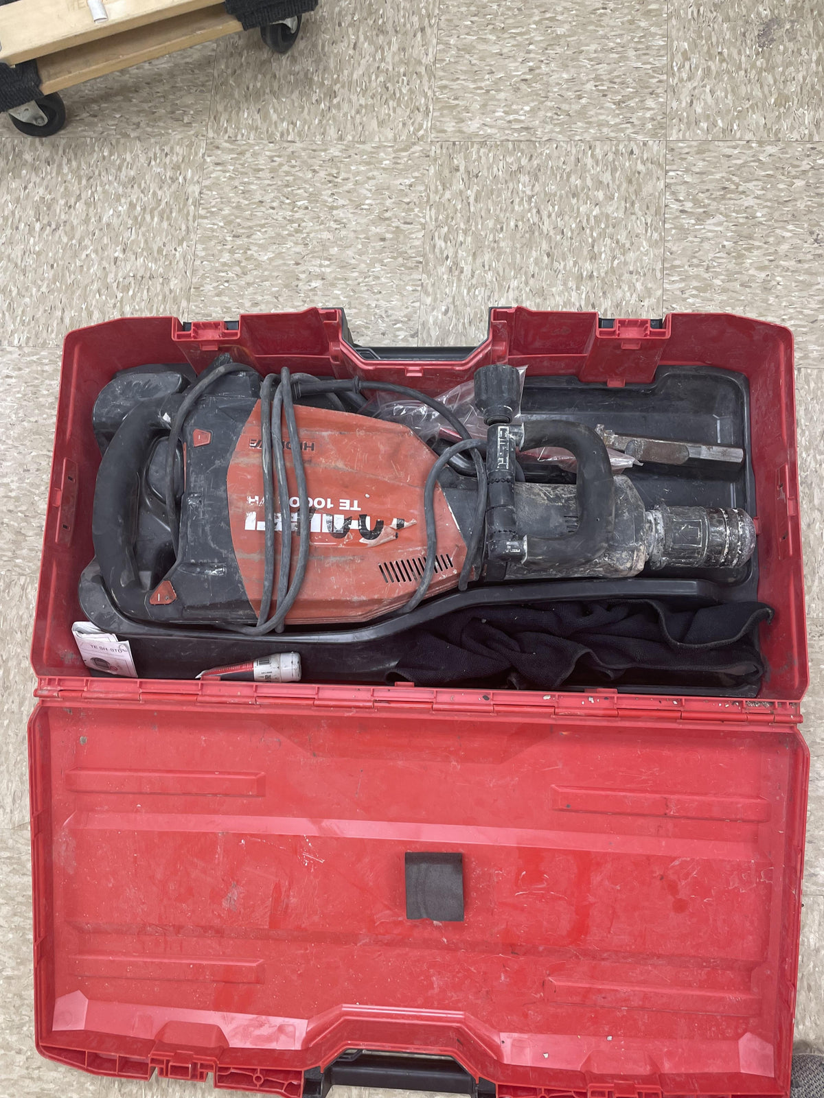 2020 HILTI TE 1000-AVR