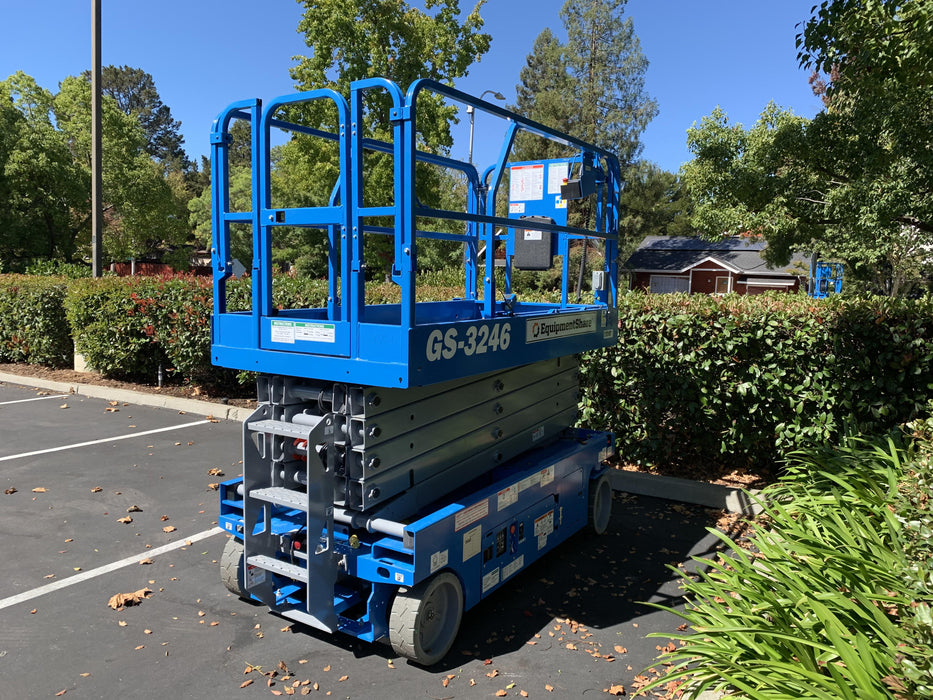 2020 Genie GS-3246 Standard, Folding full height swing gate, 800W Inverter