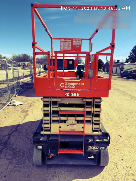 2023 JLG ES3246