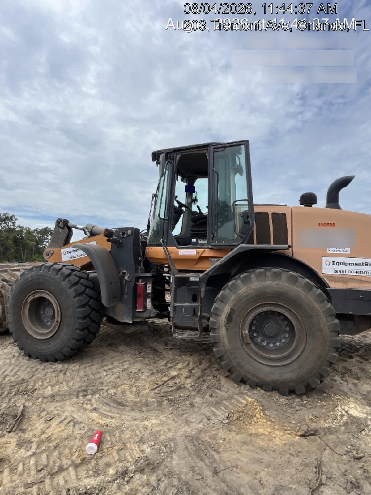 2018 Case 821G CLOSED CAB, JRB 418 STYLE HYD COUPLER