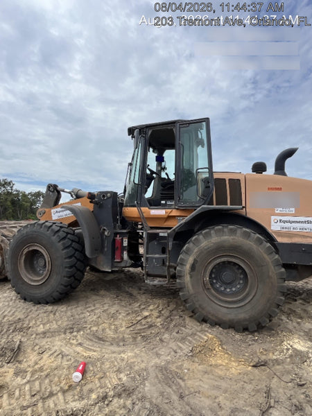 2018 Case 821G CLOSED CAB, JRB 418 STYLE HYD COUPLER