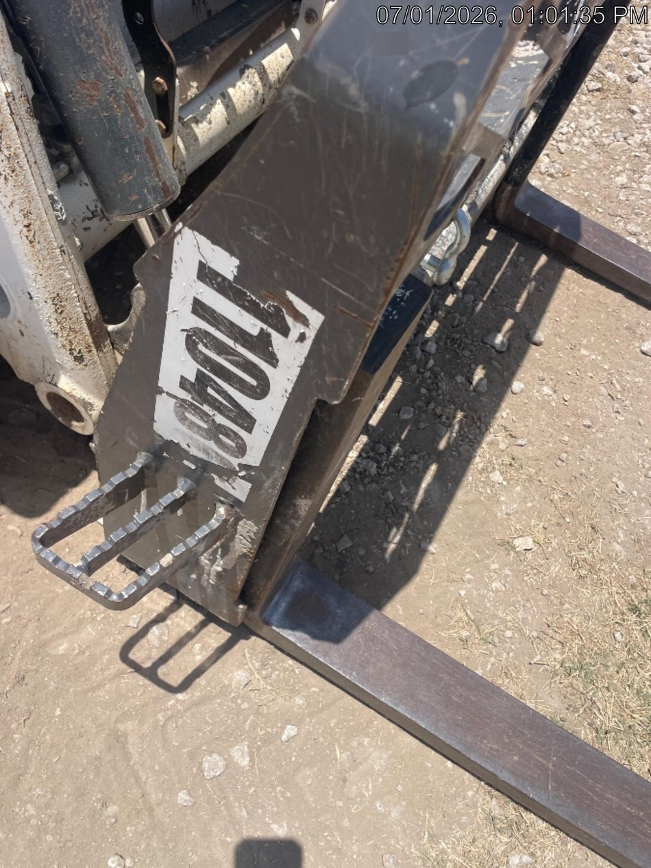 2020 EMKAY 48" Pallet Forks - Emkay