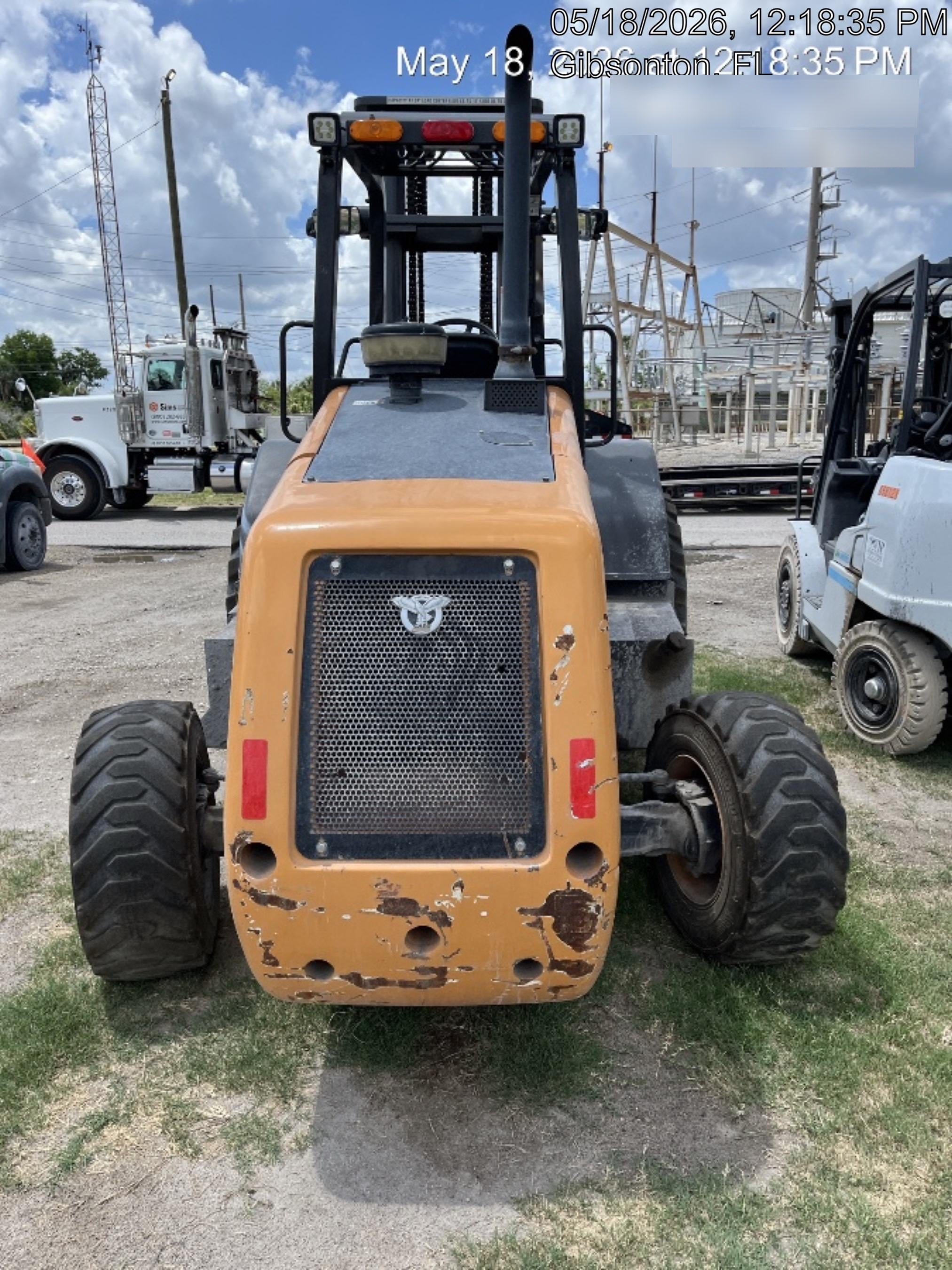 2023 CASE 588H