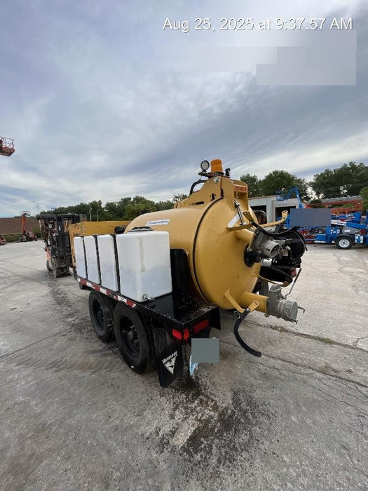 2022 Vac-Tron LP573XDT T4 Koehler Diesel Engine, 500 Gallon Debris Tank, x2 100 Gallon Water Tanks