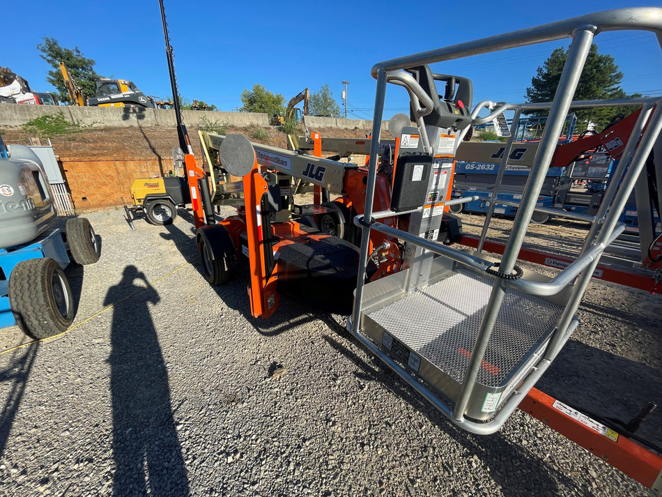 2022 JLG T350