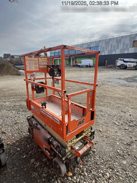 2022 JLG ES1330L