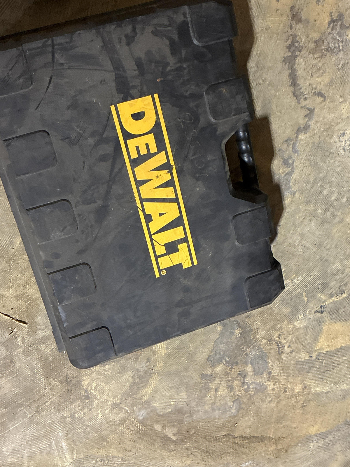 2021 DEWALT D25614K