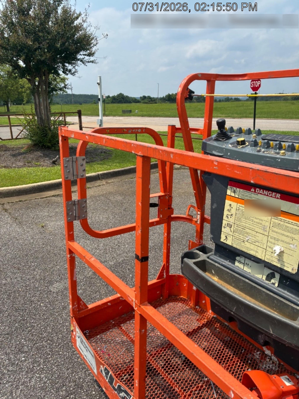 2021 JLG E300AJP