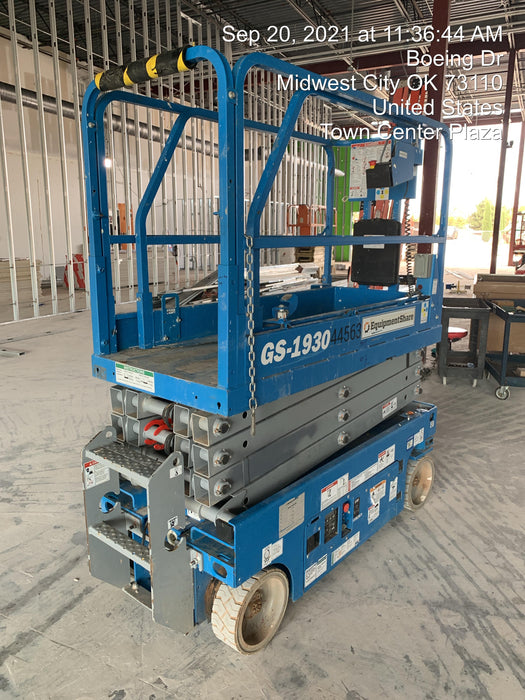 2019 Genie GS-1930 Fixed rails with chain Entry