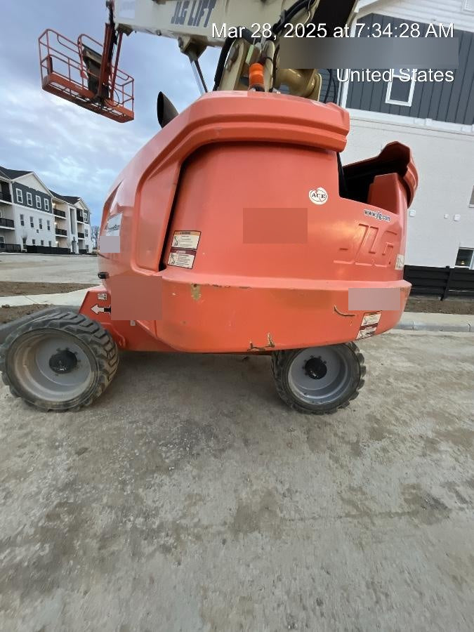 2019 JLG 660SJ