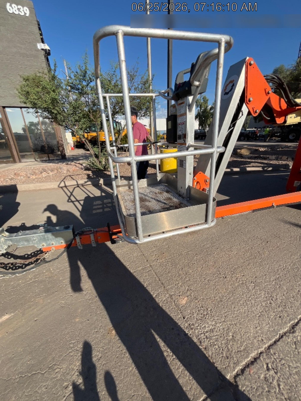 2023 JLG T500J