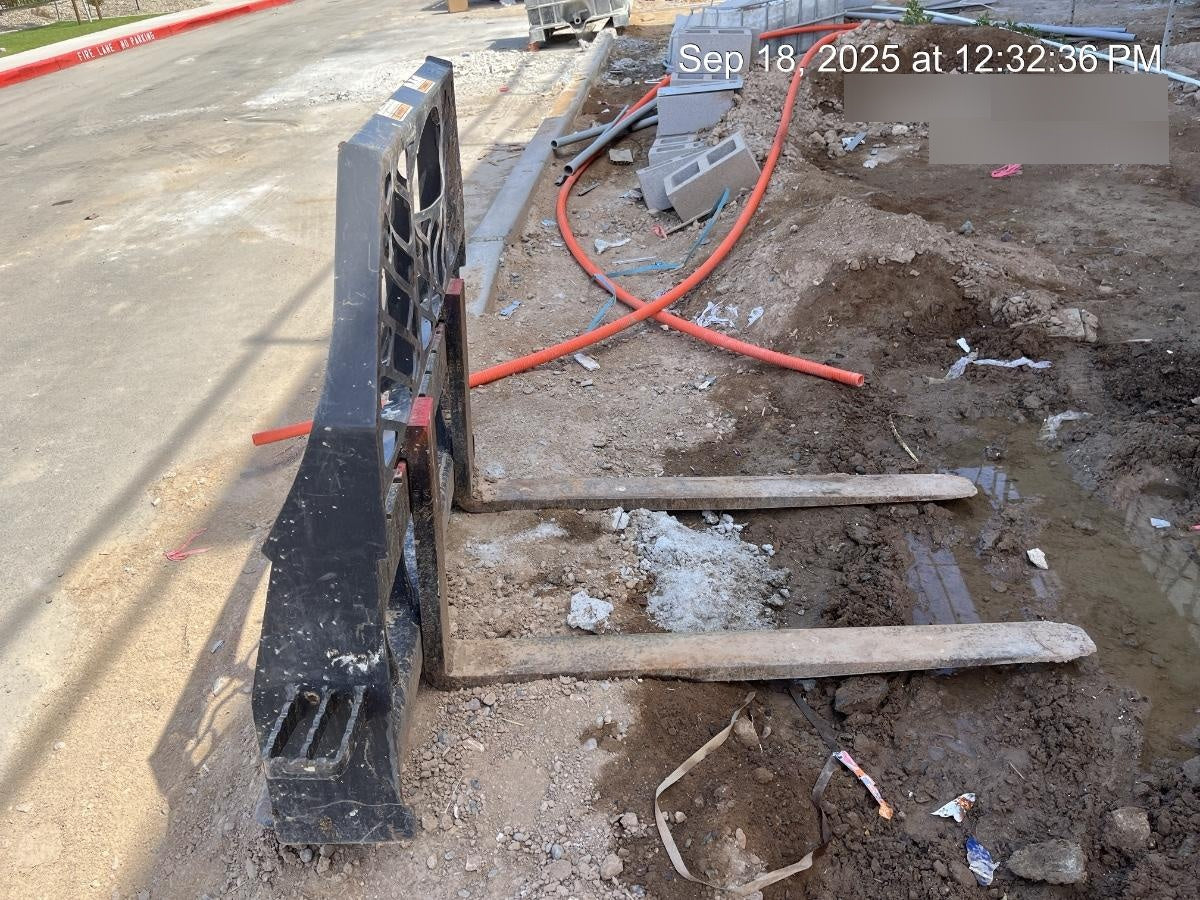 2021 PALADIN 48" Pallet Forks - Paladin