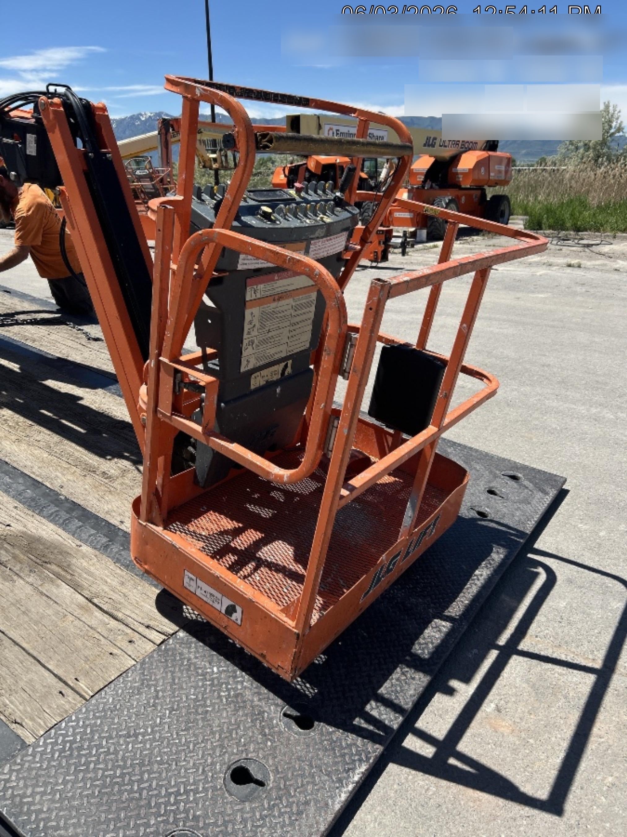 2019 JLG E400AJPN