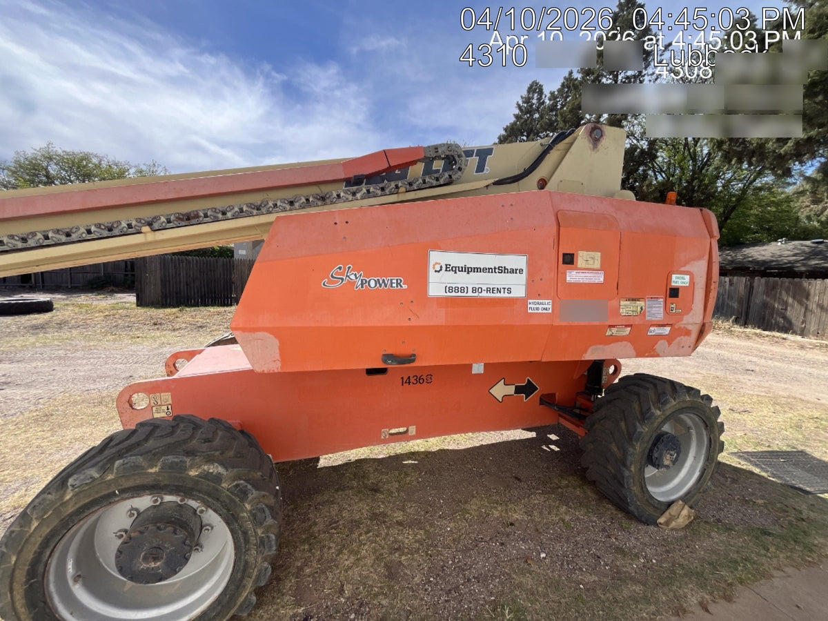 2012 JLG 800S
