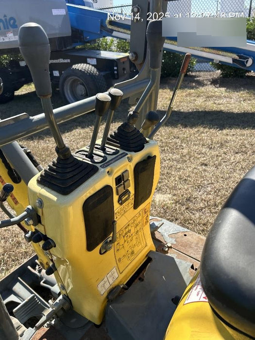 2017 Wacker Neuson 803 Wacker Neuson 803 Mini - Canopy Base/12" Bucket