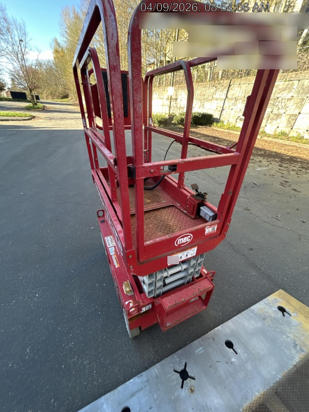 2020 MEC 1330SE Solid NM Tires, Steel Swing out Doors, LCS, Beacon, 900W Invertor
