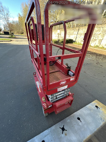 2020 MEC 1330SE Solid NM Tires, Steel Swing out Doors, LCS, Beacon, 900W Invertor