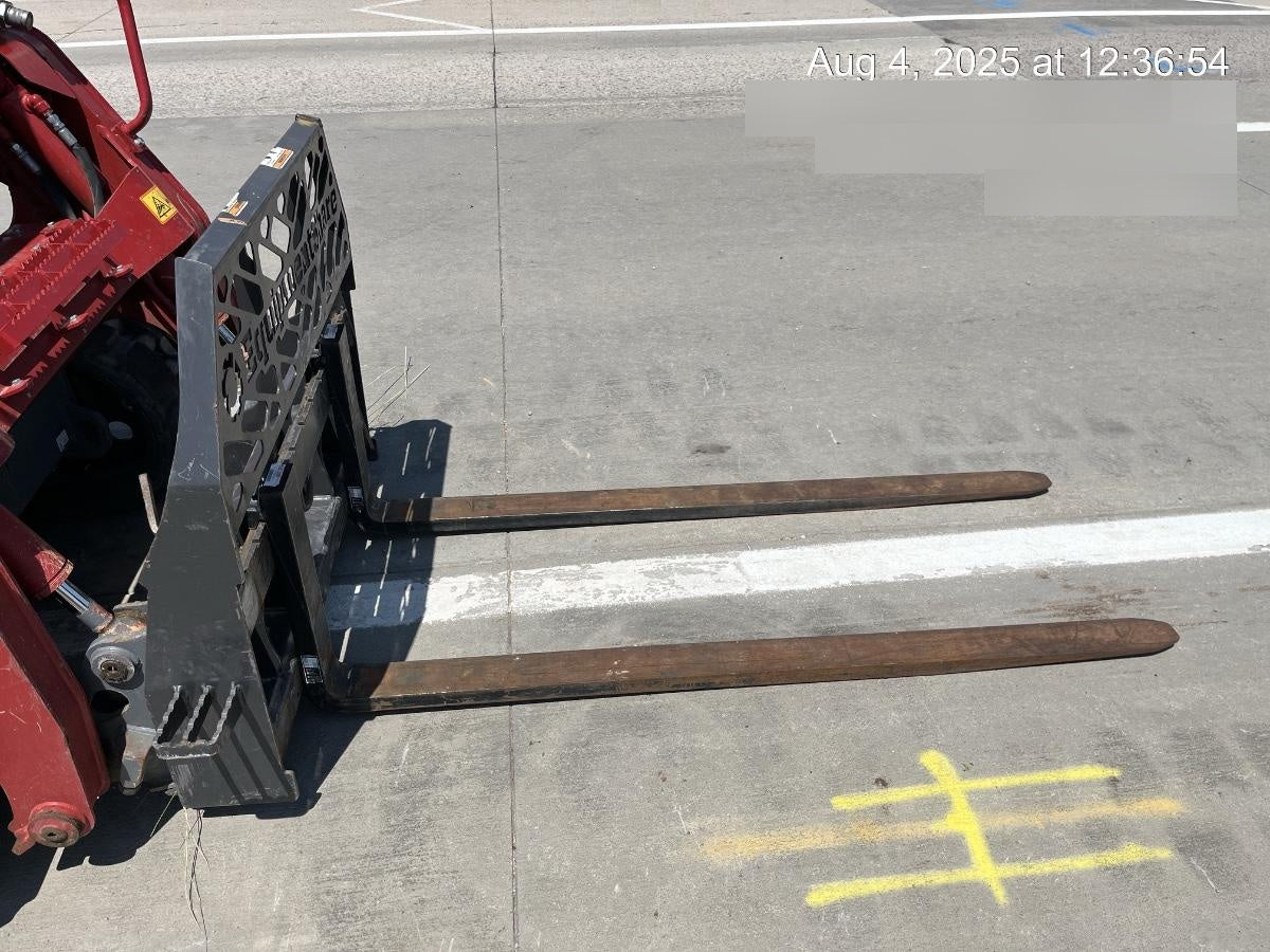 2023 PALADIN 48" Pallet Forks - Paladin