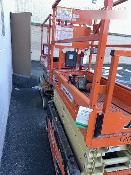 2021 JLG ES1932