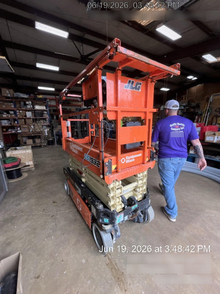 2022 JLG ES1932