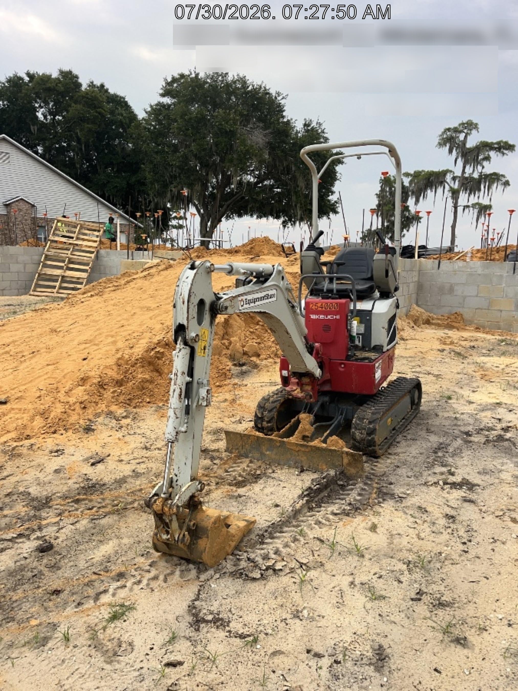 2022 TAKEUCHI TB210R