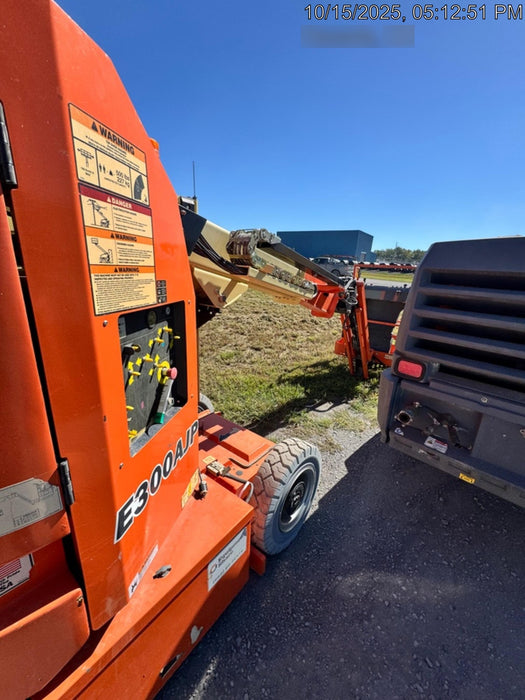 2019 JLG E300AJP