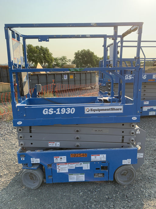 2020 Genie GS-1930 Solid Non Marking Tires, Beacon, Folding rails with half height swing gate, 800W Inverter