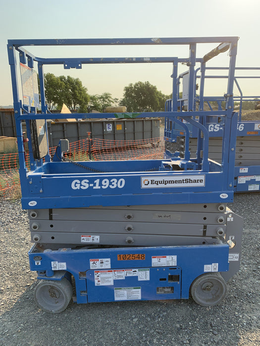 2020 Genie GS-1930 Solid Non Marking Tires, Beacon, Folding rails with half height swing gate, 800W Inverter
