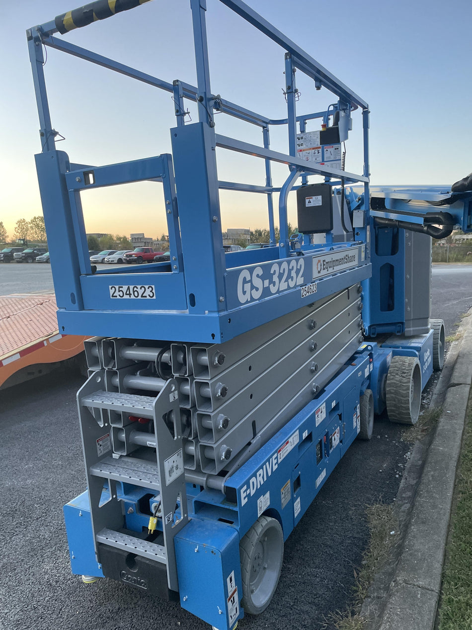 2022 GENIE GS-3232