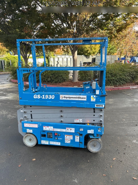2020 Genie GS-1930 Solid Non Marking Tires, Beacon, Folding rails with half height swing gate, 800W Inverter