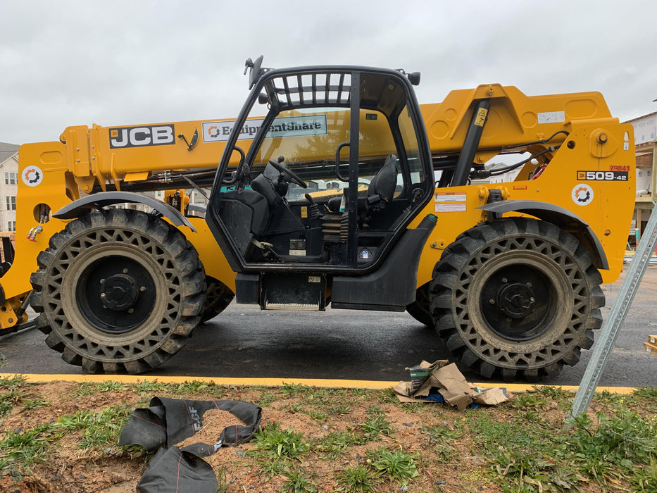 2020 JCB 509-42 Canopy, Solid Tires, Work Lights, Beacon, Aux Hydraulics, Back up Alarm, Lifting Eye, ES Decals