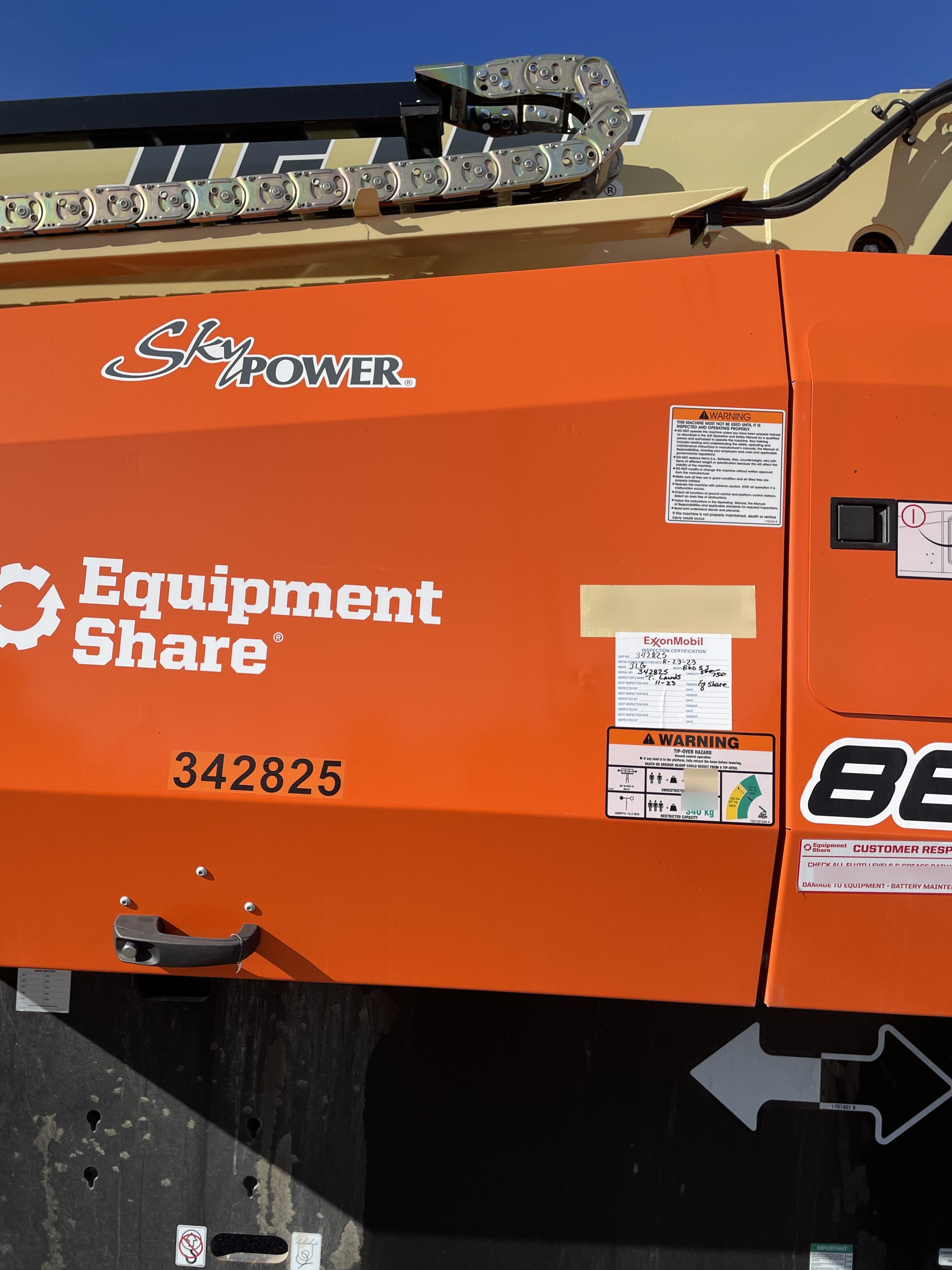 2023 JLG 860SJ