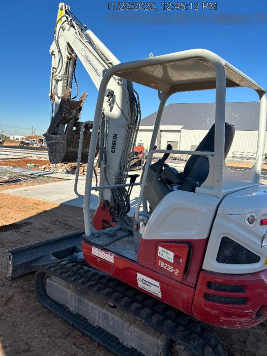 2021 TAKEUCHI TB235-2R
